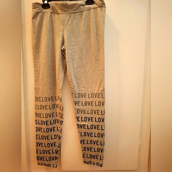 Pants - Gray Love Print Leggings